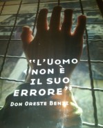 Quadro "L'uomo non è il suo errore"