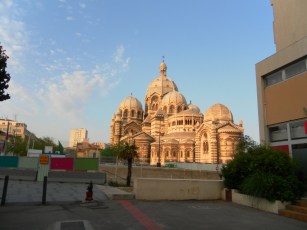 Può un edificio sembrare il Sole?