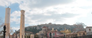 Acropoli vista dall'Agorà romana