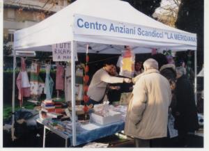 Il mercatino del gruppo anziani per il centro