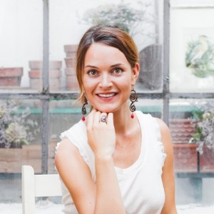 Jennifer, una delle catecumene che riceveranno la cresima la notte di Pasqua