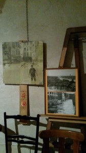 Quadri dell'epoca in casa di don Giampietro