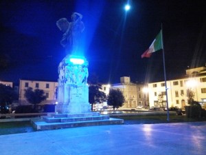 empoli_piazza_vittoria_autismo_blu_small_4